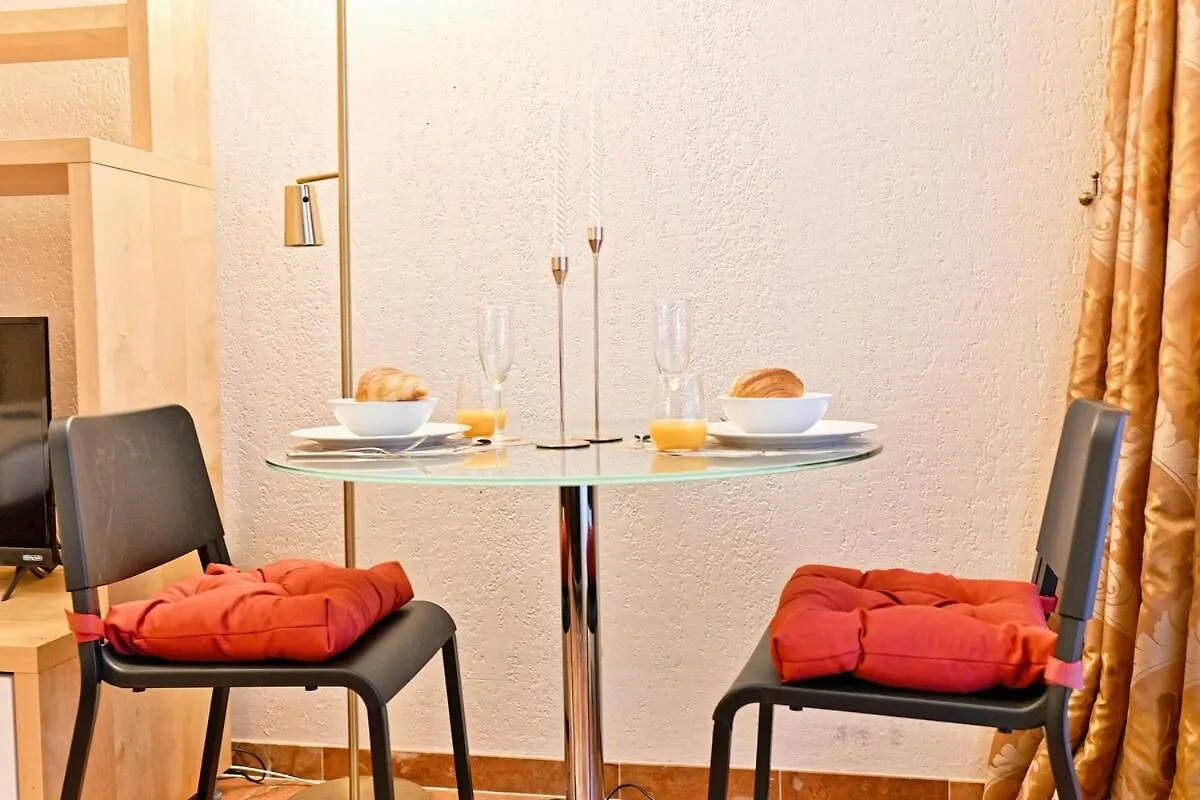 Elegant Et Bien Situe Votre Havre De Paix A Paris Apartment 0*,  France